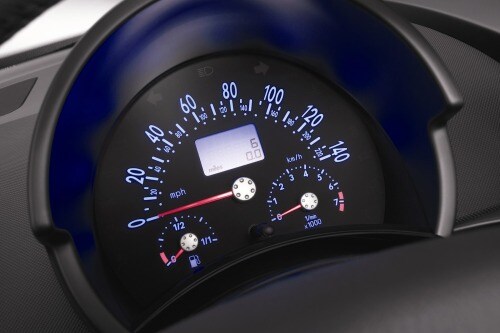 2007 Volkswagen New Beetle 2.5 2dr Hatchback Gauge Cluster