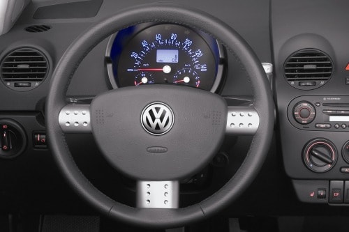 2007 Volkswagen New Beetle 2.5 2dr Hatchback Steering Wheel Detail