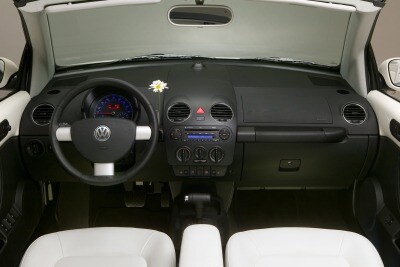 2007 Volkswagen New Beetle Review Edmunds 2007 Volkswagen New Beetle Triple White Convertible Interior