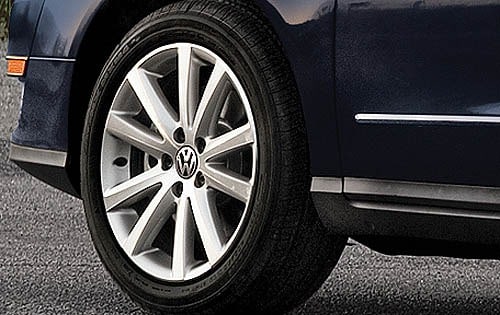 2006 Volkswagen Passat Pictures - 23 Photos | Edmunds