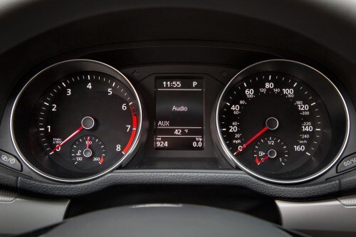 2016 Volkswagen Passat S Sedan Gauge Cluster