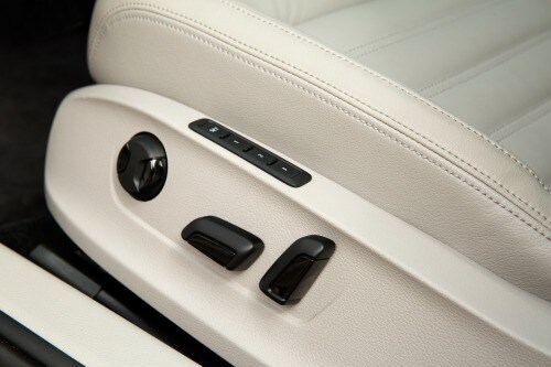 2016 Volkswagen Passat V6 SEL Premium Sedan Interior Detail