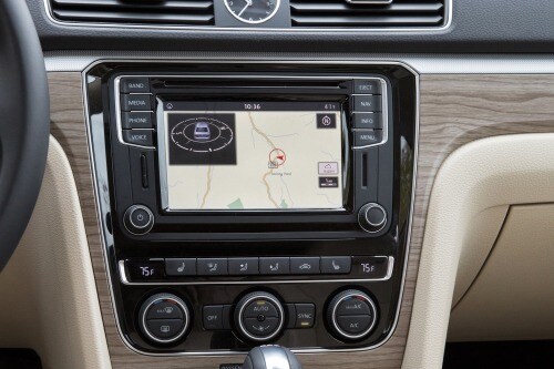 2016 Volkswagen Passat V6 SEL Premium Sedan Navigation System