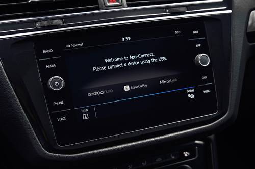2019 Volkswagen Tiguan SEL Premium 4MOTION 4dr SUV Center Console