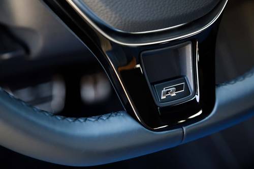 2019 Volkswagen Tiguan SEL Premium R-Line 4MOTION 4dr SUV Interior Detail