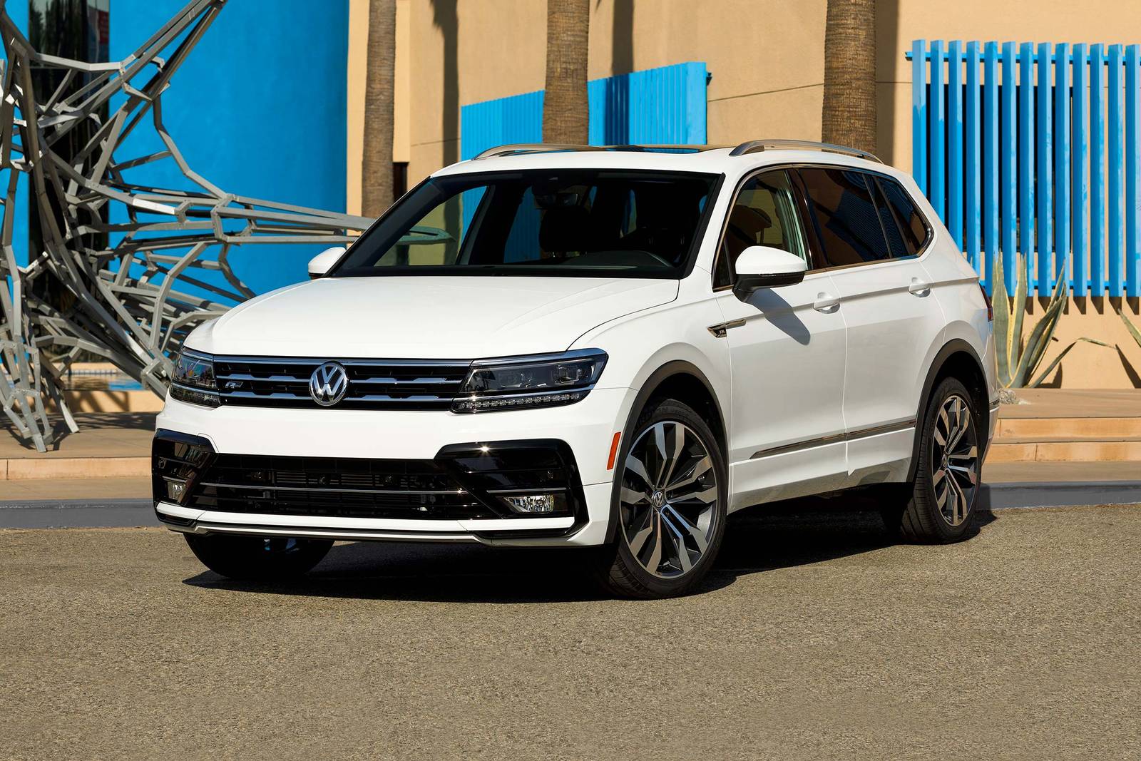 VW Tiguan R-Line 2019 Profile