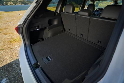 Volkswagen Tiguan SEL R-Line 4dr SUV Cargo Area