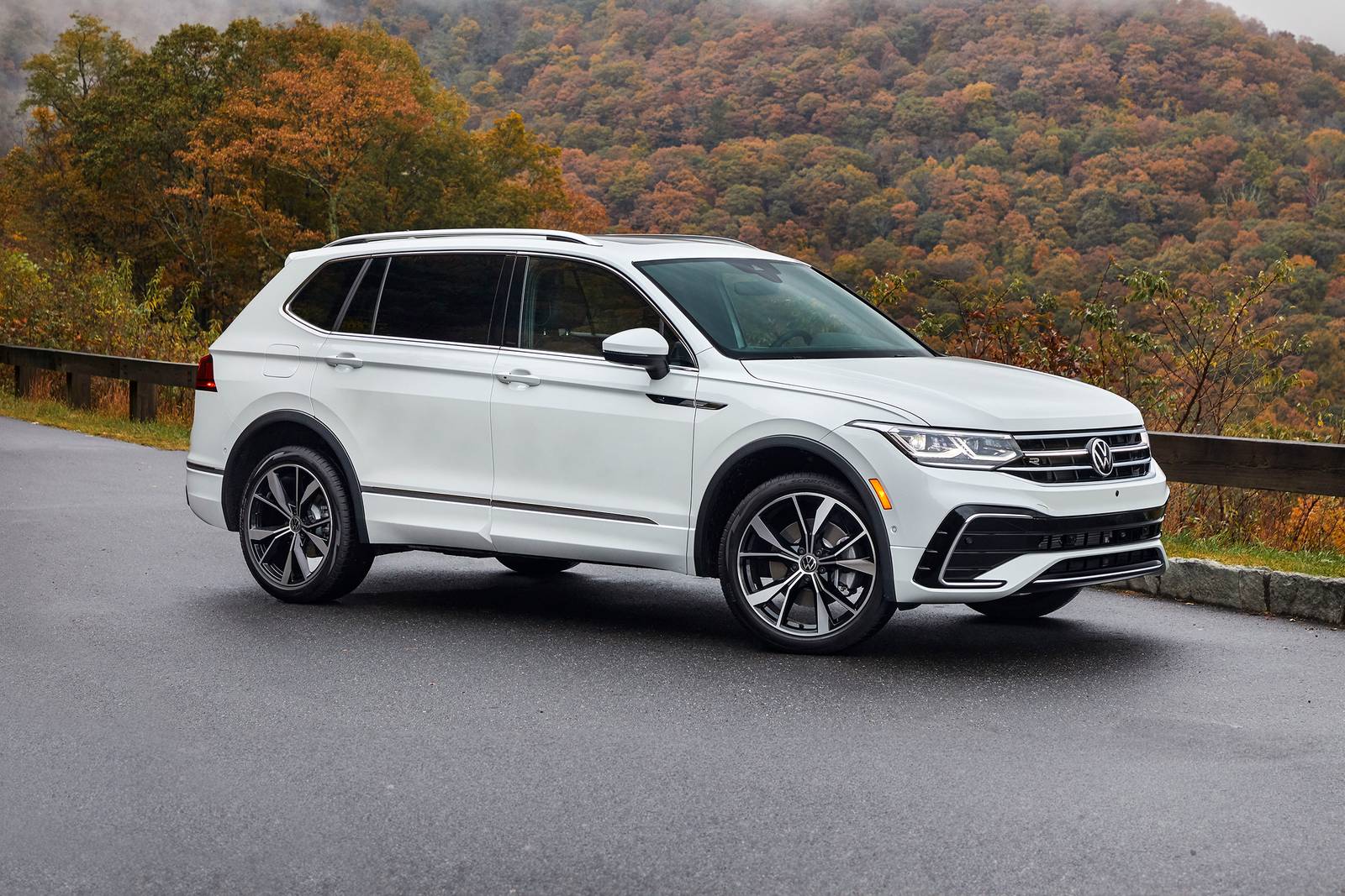 Volkswagen Tiguan ホワイト SUV maxresdefault.jpg
