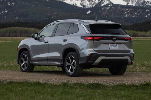 2025 Volkswagen Tiguan SE 4dr SUV Exterior Shown