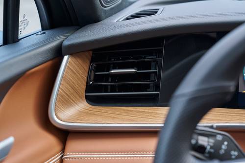 2025 Volkswagen Tiguan SEL R-Line 4dr SUV Interior Detail