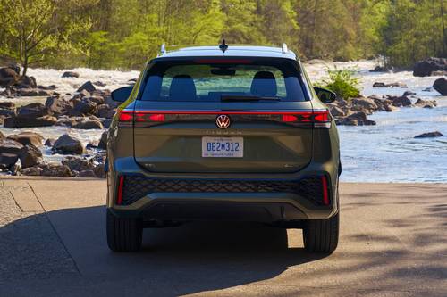 2025 Volkswagen Tiguan SEL R-Line 4dr SUV Exterior