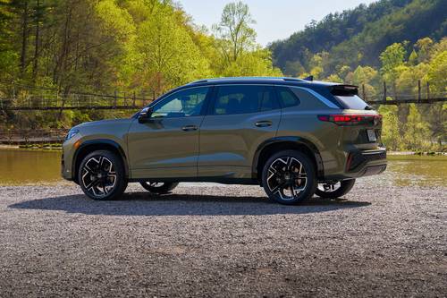 2025 Volkswagen Tiguan SEL R-Line 4dr SUV Profile Shown Profile