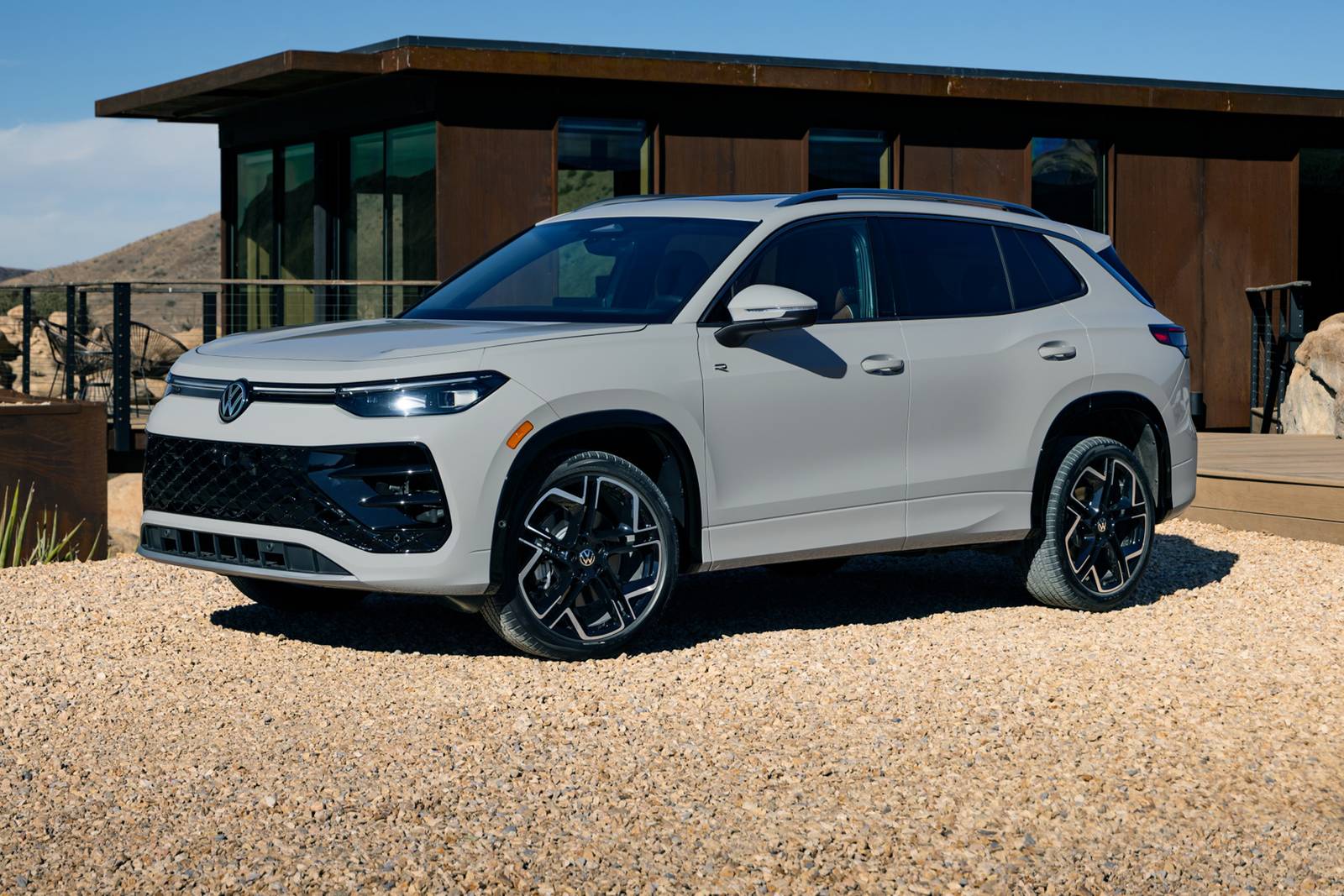 2026 Volkswagen Tiguan Prices, Reviews, and Pictures | Edmunds