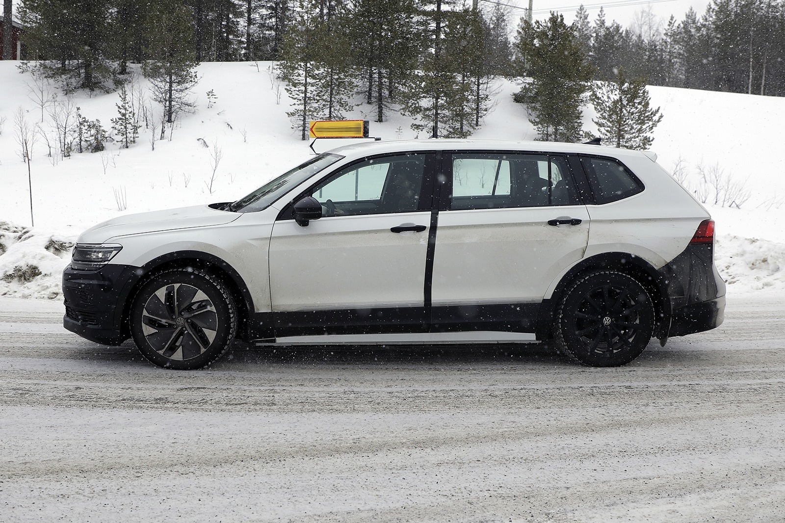 Next-Generation Volkswagen Tiguan Could Go Electric | Edmunds