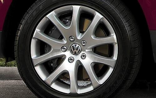 2008 Volkswagen Touareg 2 V10 TDI Wheel Detail