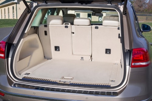 2015 Volkswagen Touareg TDI Executive 4dr SUV Cargo Area