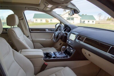 Used 2016 Volkswagen Touareg Pictures 112 Photos Edmunds 2016 Volkswagen Touareg Tdi Executive 4dr Suv Interior Shown