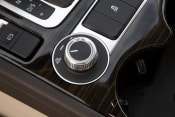 2017 Volkswagen Touareg V6 Executive 4dr SUV Aux Controls