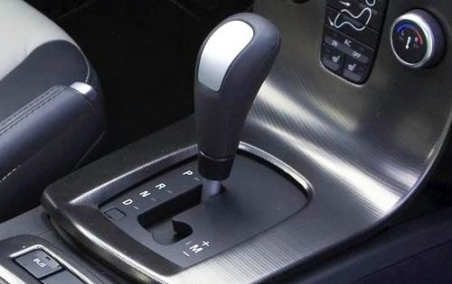 2010 Volvo S40 T5 R-Design Center Console