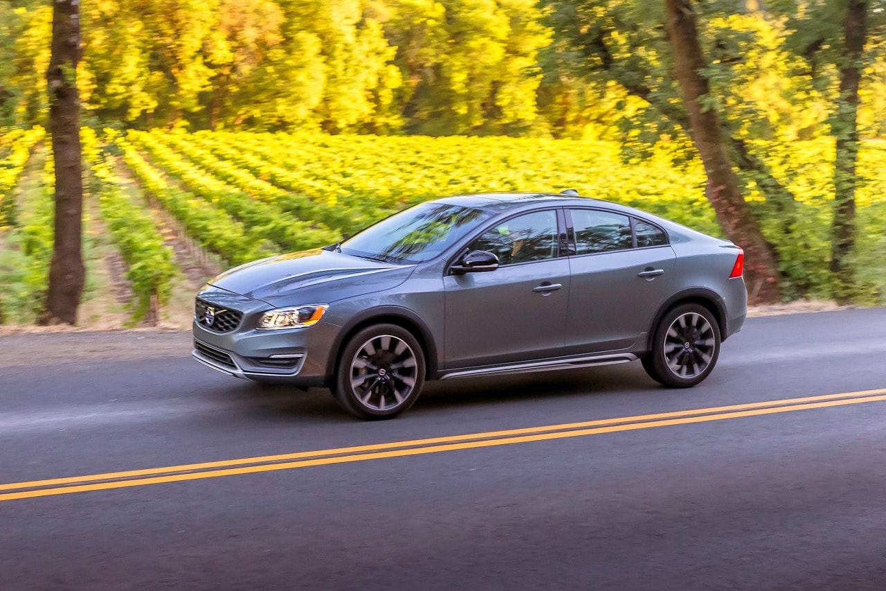 2018 Volvo S60 Cross Country Pricing - For Sale | Edmunds