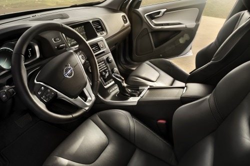2016 Volvo S60 T6 Drive-E Platinum Sedan Interior