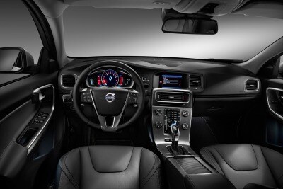 2018 Volvo S60 T5 Dynamic Sedan Review Ratings Edmunds 2018 Volvo S60 T5 Dynamic Sedan Dashboard Shown