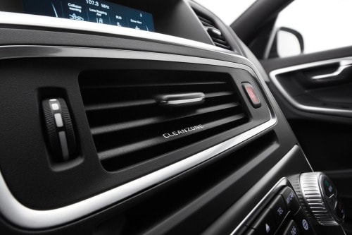 2018 Volvo S60 T5 Dynamic Sedan Interior Detail