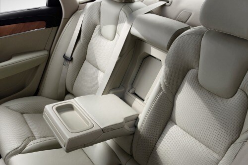 2017 Volvo S90 T6 Inscription Sedan Rear Interior