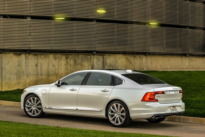 2018 Volvo S90 T8 First Drive Edmunds Sweden It S The Country That Brought America Abba And Furniture You Put Together Yourself Using Only A Driver But Did Know We Can Also Thank