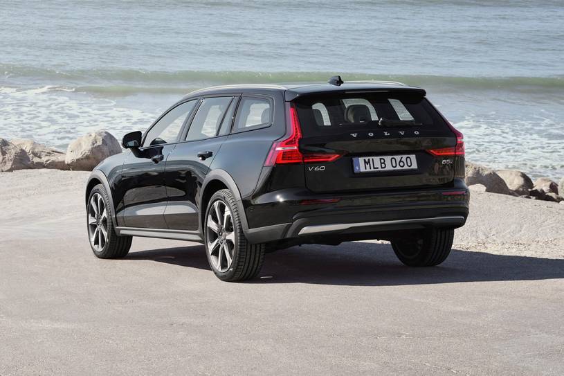 2026 Volvo V60 Cross Country B5 Ultra Wagon Exterior