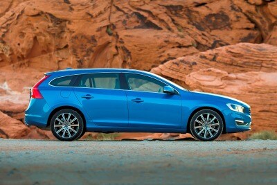 2017 Volvo V60 Wagon Review Edmunds 2017 Volvo V60 T5 Platinum Wagon Exterior Shown