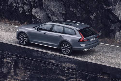 2025 Volvo V90 Cross Country B6 Ultra Wagon Exterior Shown