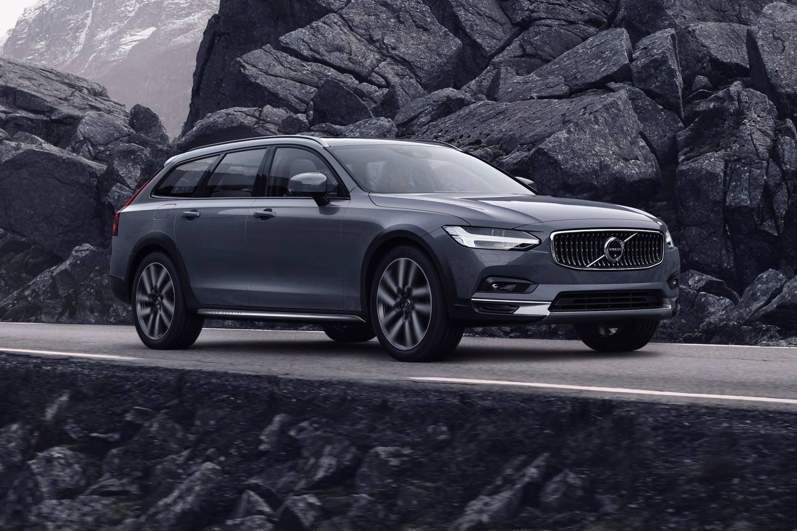 2026_volvo_v90-cross- 2026_volvo_v90-cross-