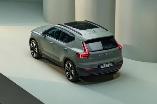 2025 Volvo XC40 B5 Ultra Dark 4dr SUV Exterior Shown