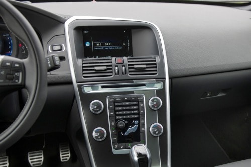 2017 Volvo XC60 T6 R-Design 4dr SUV Center Console