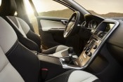 2017 Volvo XC60 T6 R-Design 4dr SUV Interior