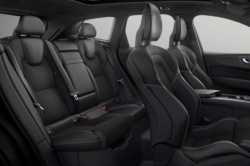 19 Volvo Xc60 Pictures 230 Photos Edmunds