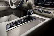 2021 Volvo XC60 T6 Inscription 4dr SUV Shifter