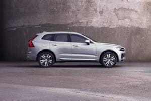 2022 Volvo XC60 Recharge Plug-In Hybrid T8 Inscription Expression 4dr SUV Profile Shown